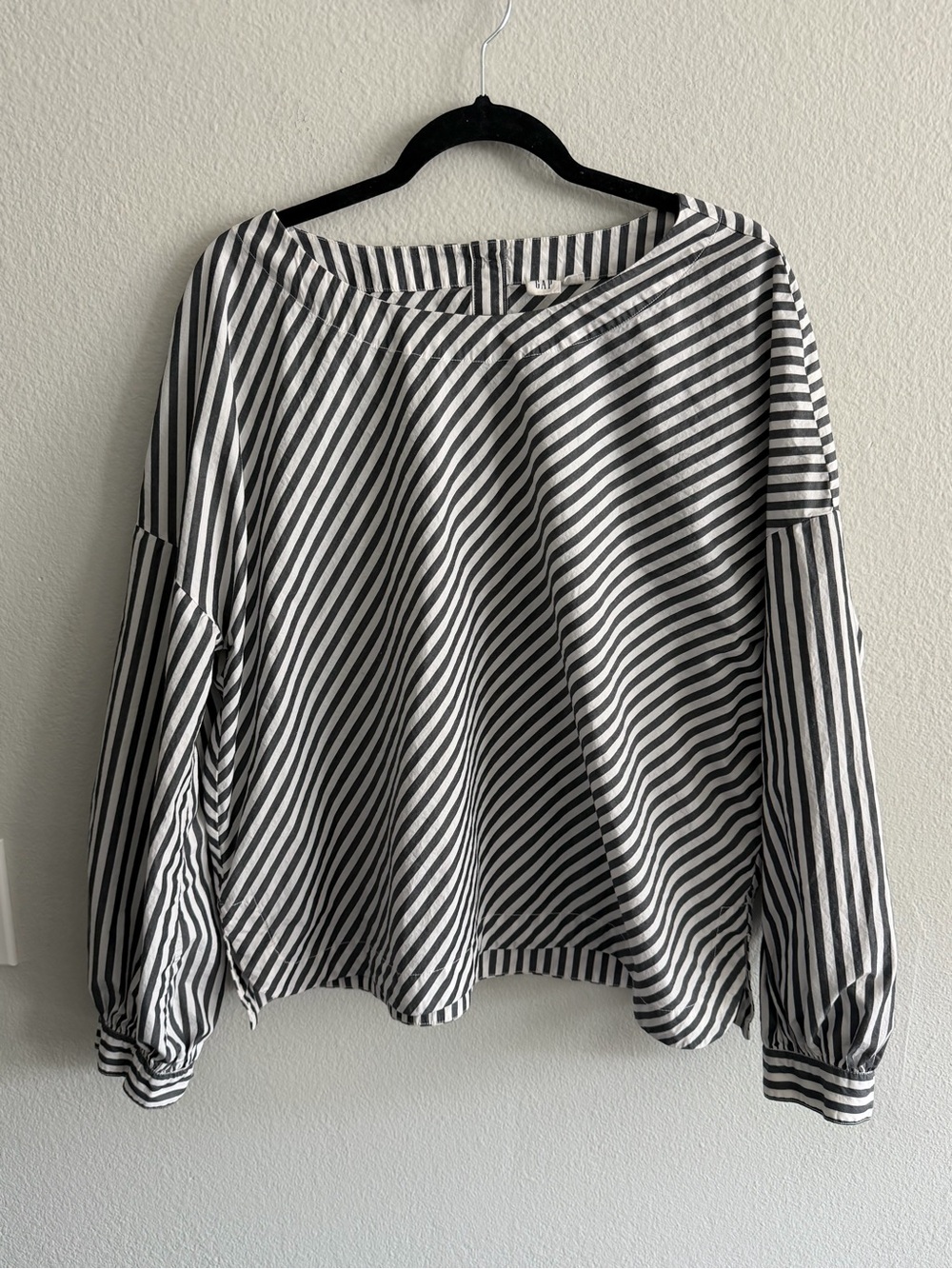 GAP Grey Striped Asymmetric Boatneck Blouse Long Sleeve XL 100% Cotton Coastal
